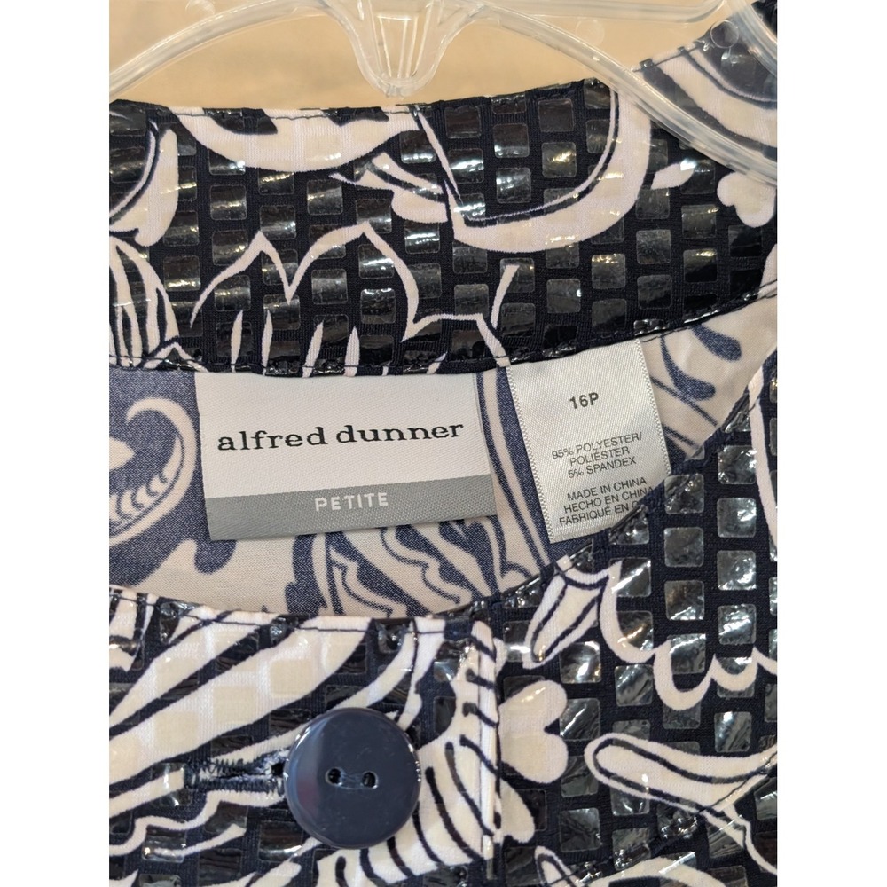 ALFRED DUNNER Petite 16P Button Front Blouse Navy White Floral Textured Top - Picture 4 of 5